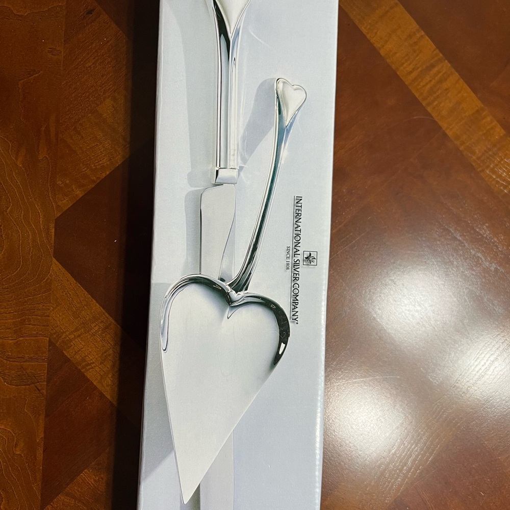 NEW IN BOX vintage Silver Plated Cake Knife and Pie Server